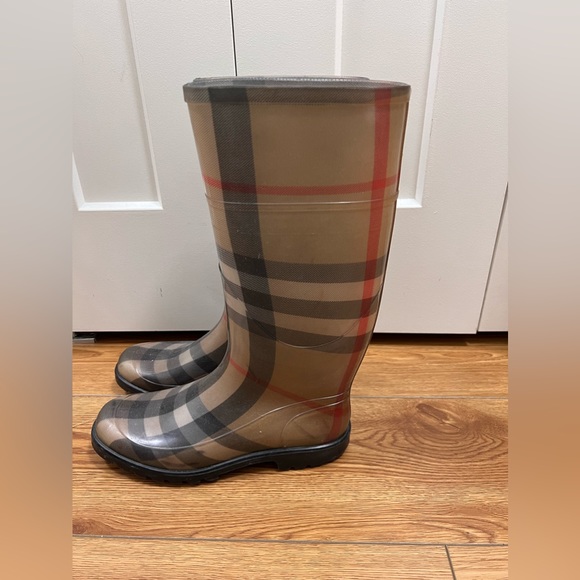 Burberry Rain Boots - Picture 3 of 6